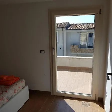 Porto Pino Casa Vacanze 公寓 *